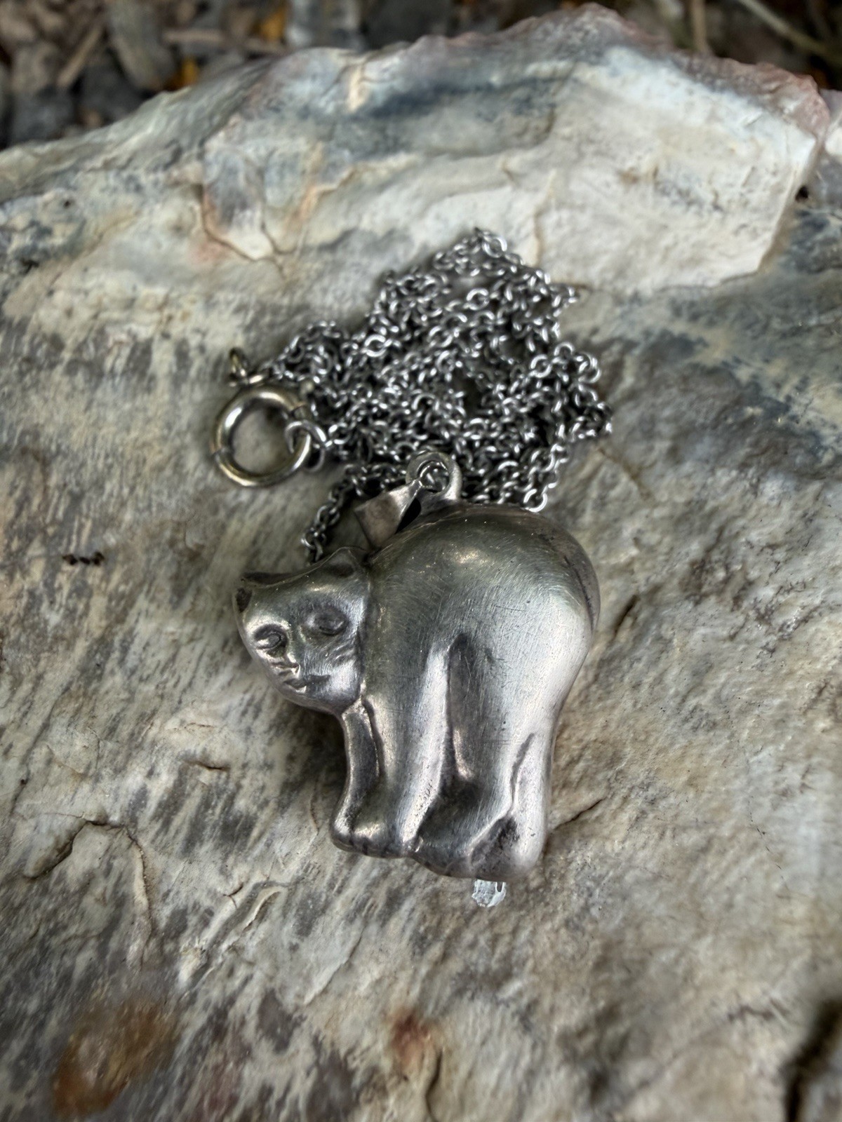 Vtg Sterling Silver 3-D Puffy Cat Pendant Necklace Hallmark-CW