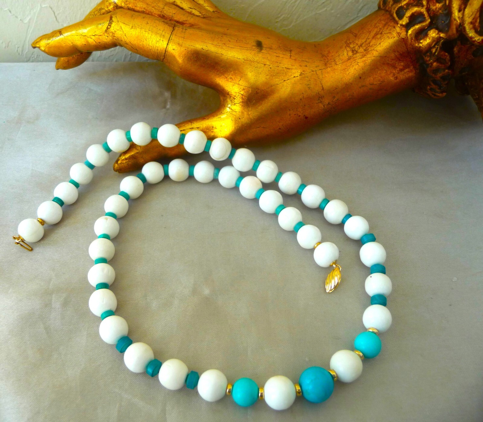 GORGEOUS VINTAGE 14K GENUINE WHITE CORAL TURQUOISE BEADED STATEMENT NECKLACE!