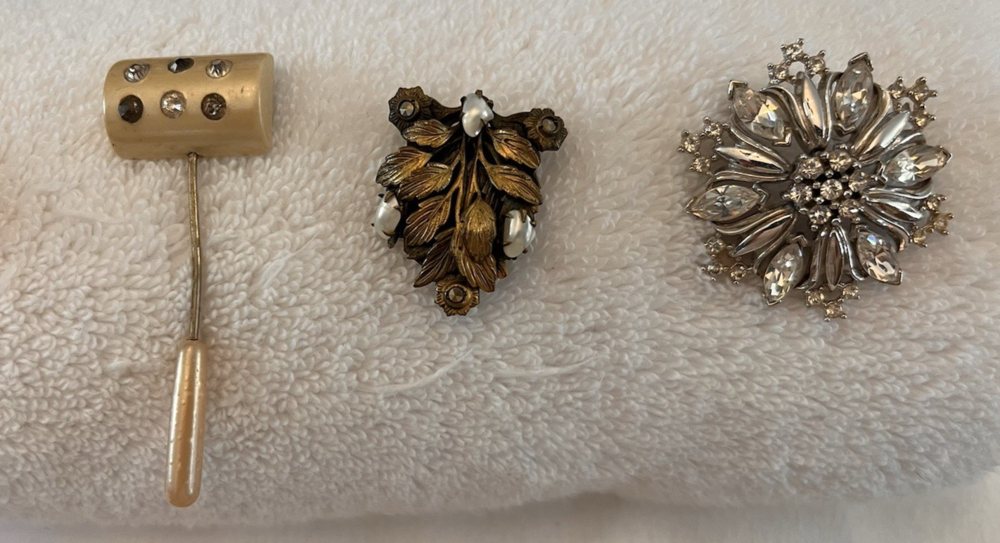 Vintage Lot Brooches/Pins, Earrings Florenza-Trifari-Coro-SaraCov