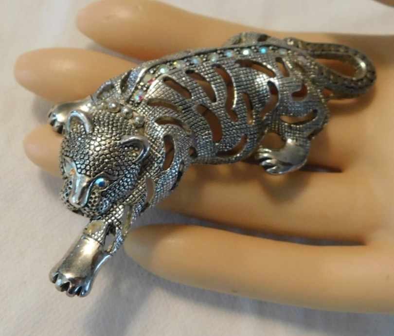 Tiger Panther Brooch Aurora Borealis Crystal Rhinestones Vintage Pin