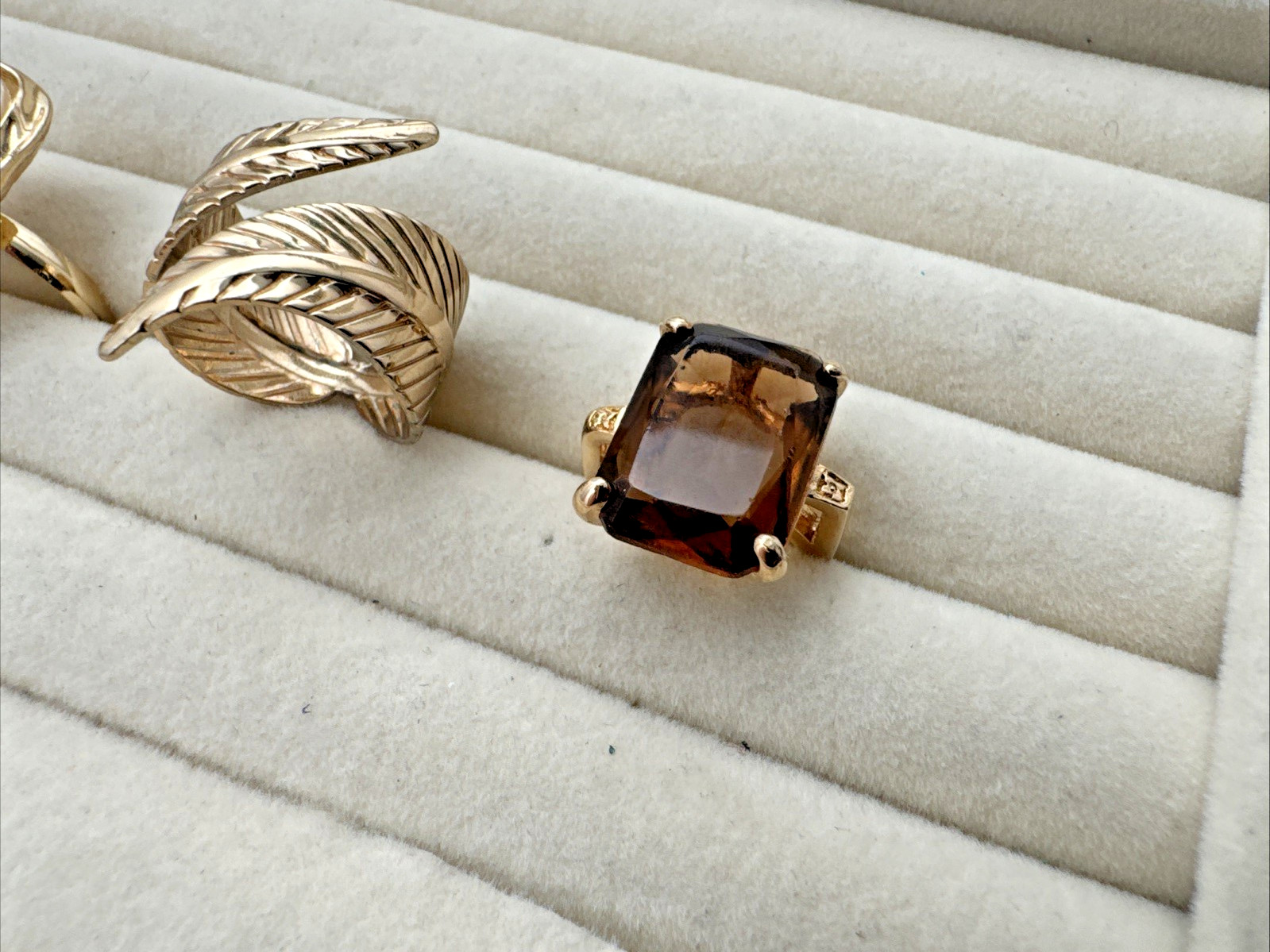 VTG-now Gold BOHO RINGS pearl statement feather Jewelry Lot Chunky 90s 2000s Y2K