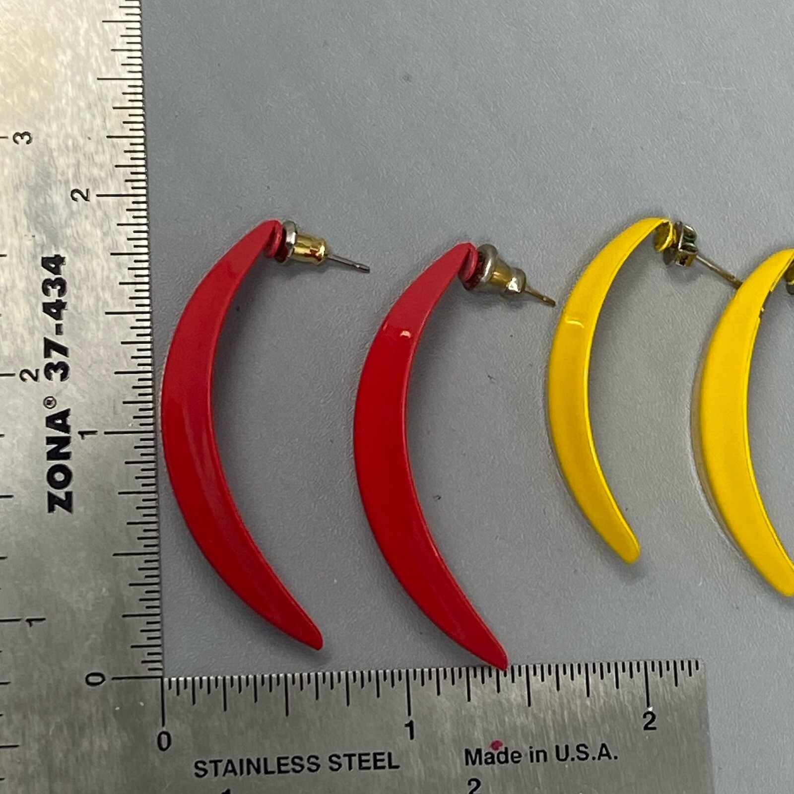 Retro Pierced Earrings Red Yellow Dagger Dangle Drop Vintage Funky MOD 1.5-2″
