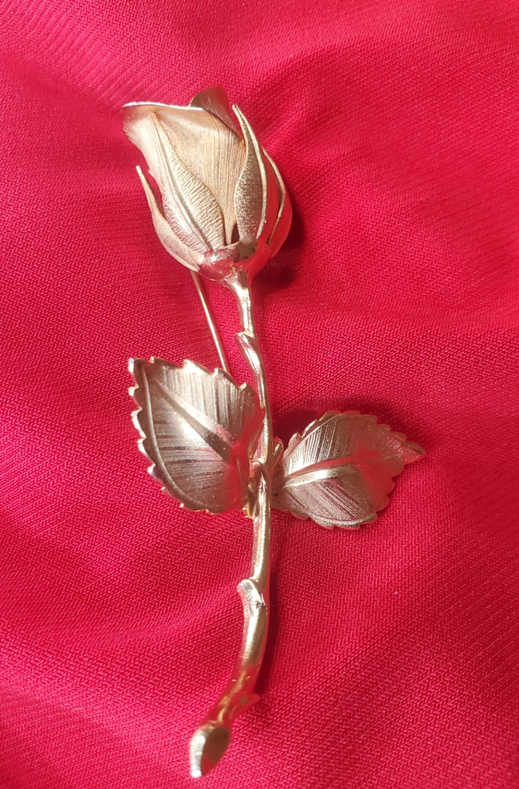 Vintage Giovanni Rose Brooch Gold Tone Symbol of Love Pin 1960s Floral Signed