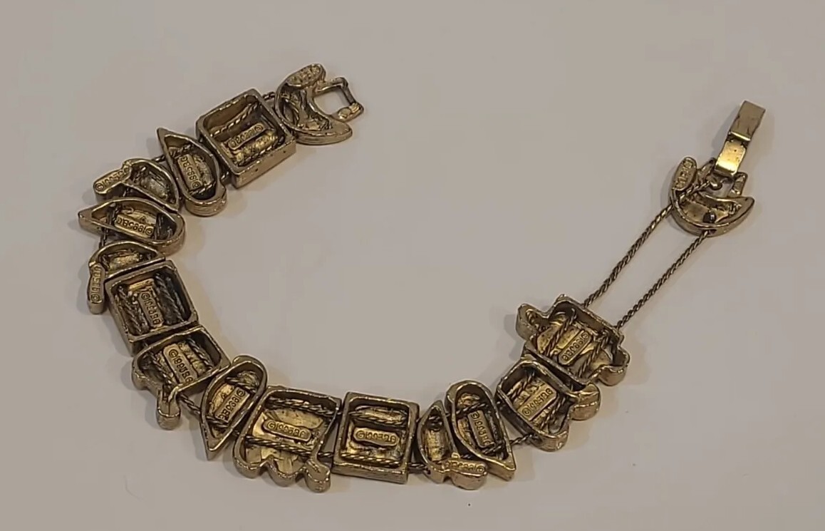 Musical Slider Charm Bracelet Vintage TOFA 1995 BG Signed Gold Tone Treble Notes