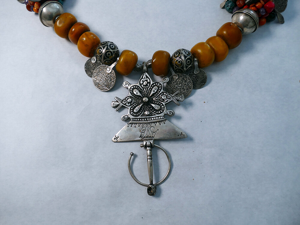 Morocco – Vintage Berber Necklace – Sahara Origin, Amber beads, Silver, Turquois