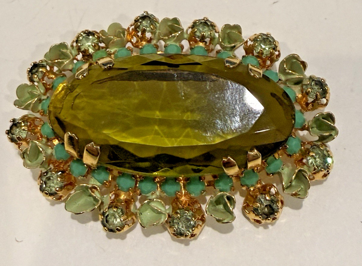 VINTAGE AUSTRIAN RHINESTONE & GLASS STONE BROOCH