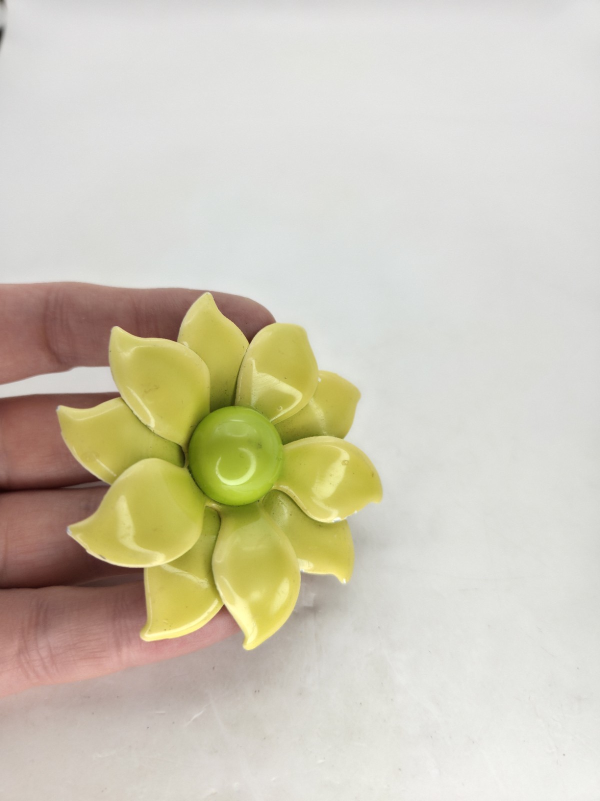Lime Green Enamel Flower Brooch Mod Pin 2.5″ 60s Style Floral Airbrushed Vtg