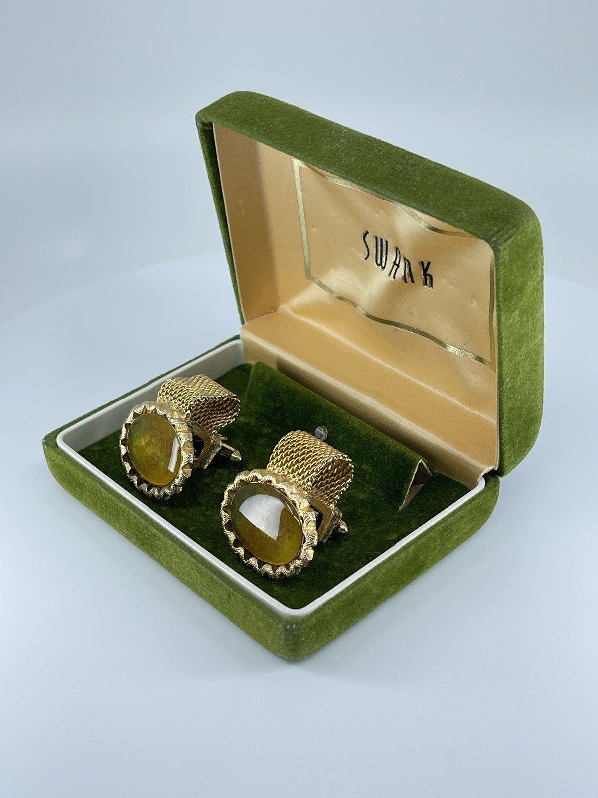 Swank Wrap Cufflinks oval green and brown resin Ruffled edge design