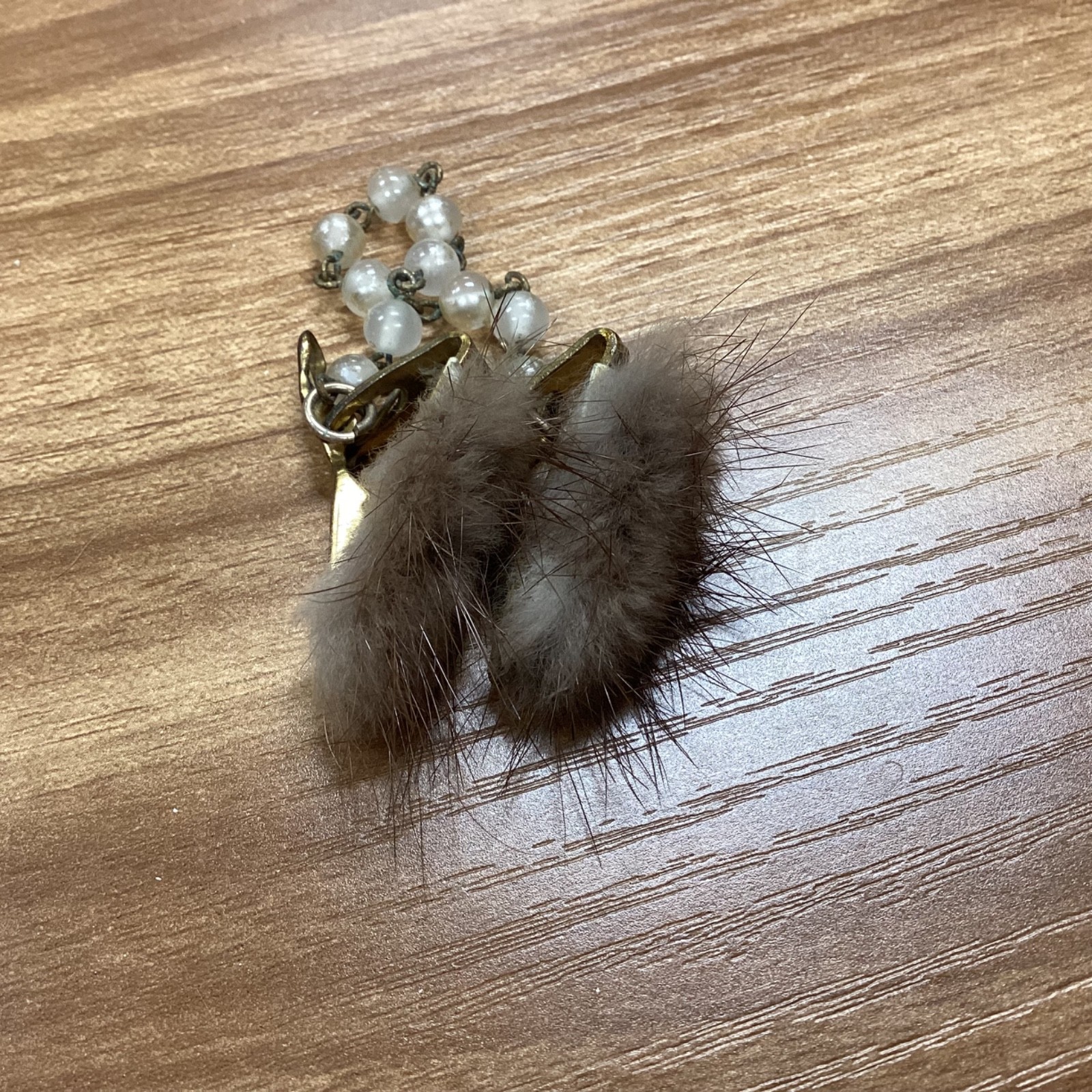 Mid-Century Mink Fur Sweater / Scarf Clips With Faux Pearl Connector, Vintage