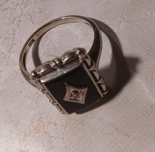 Vintage ESTATE 10k White Gold Onyx & DIAMOND Ring–Size 5