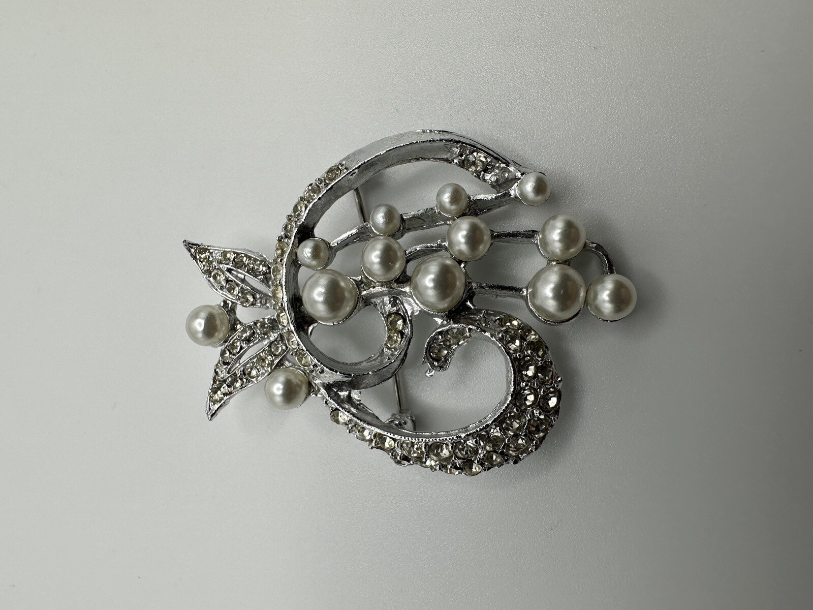 Vintage Silver Faux Pearl Floral Brooch 5cm BB1