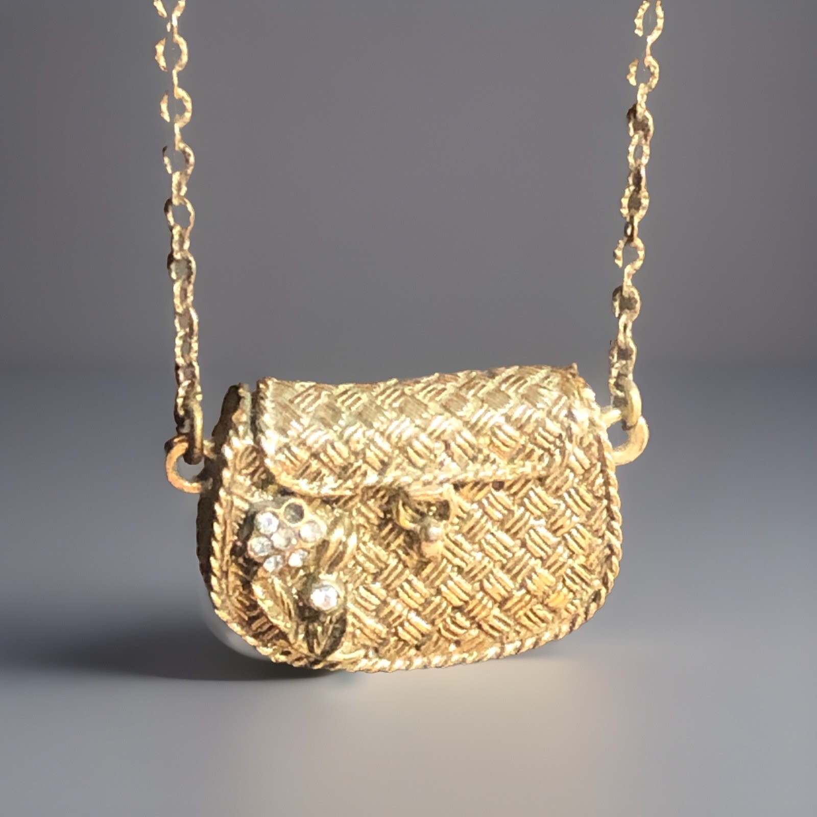 b46. Vintage 1928 Brand Gold Tone Rhinestones Hinged Purse Statement Necklace 30
