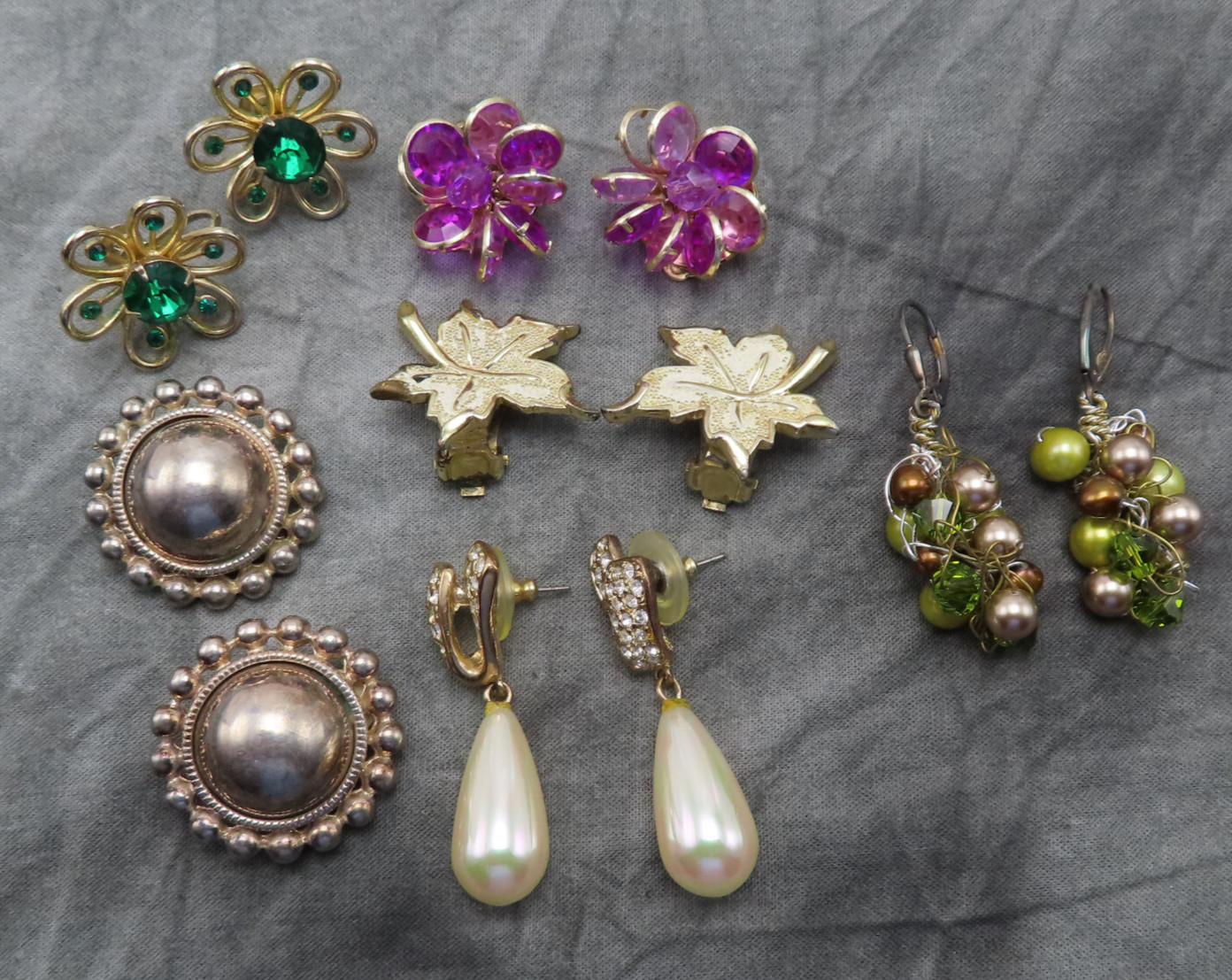 6 Pair Earrings Vintage Signed Purple Green Rhinestone White Leaf Pearl Lot 84c