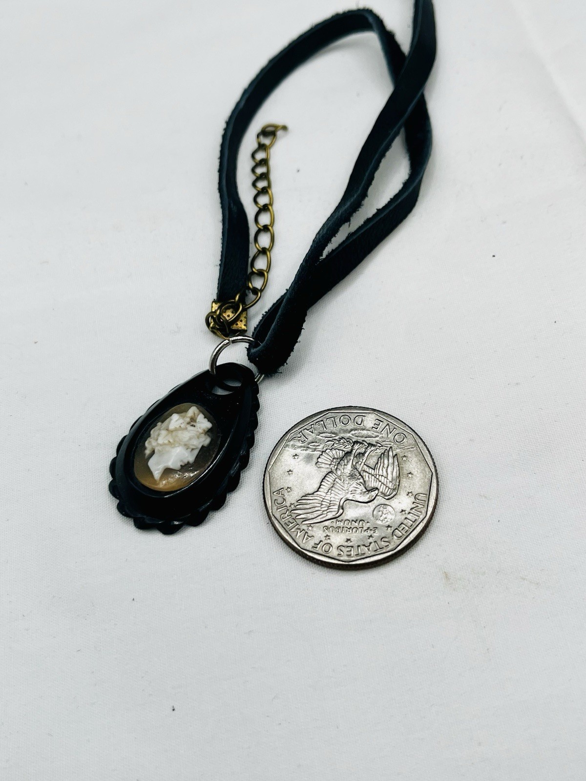 Victorian Carved Whitby BLACK JET SHELL CAMEO MOURNING Leather Choker necklace