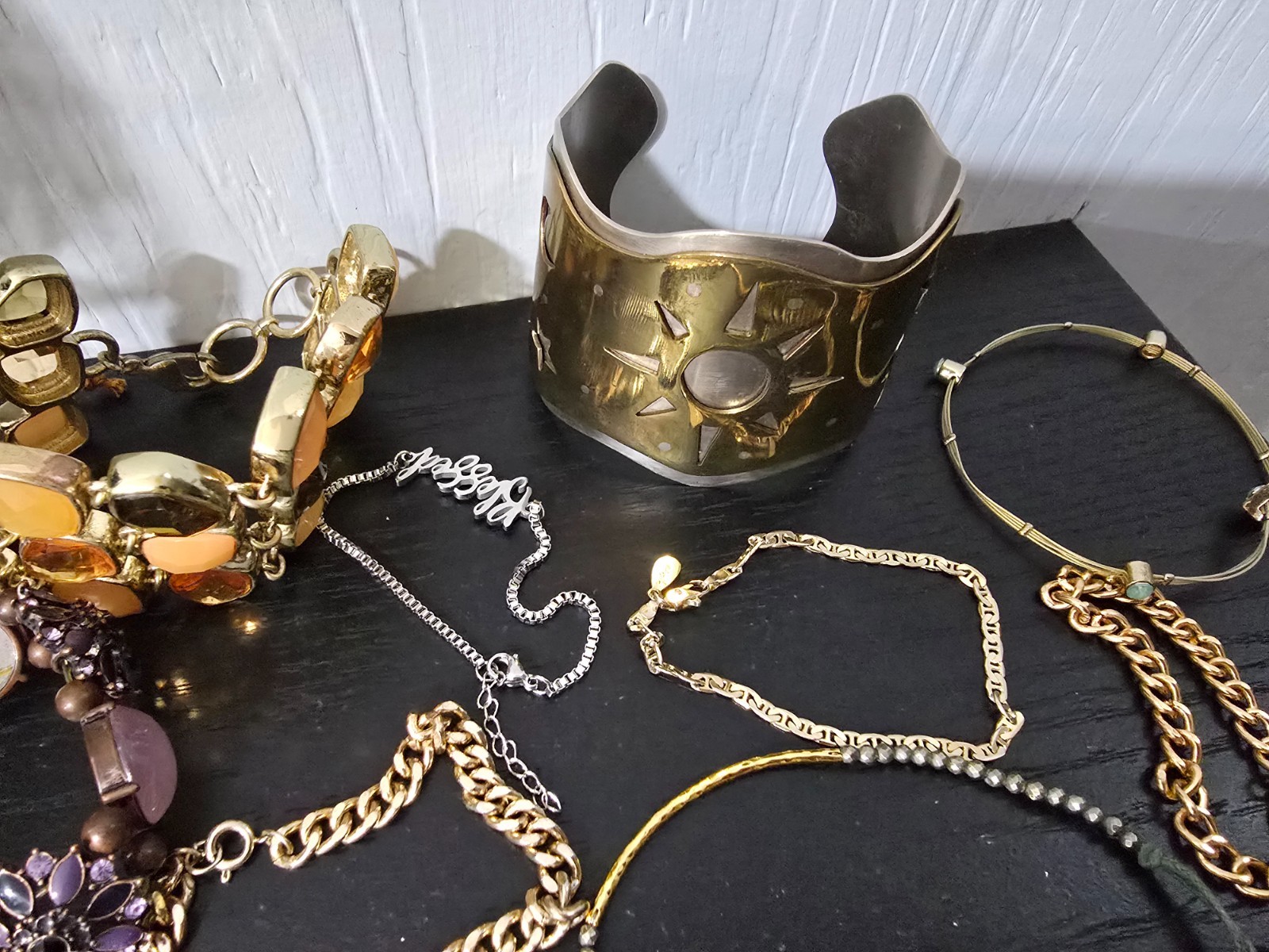 Gigantic Mixed metals material an color lot of 70+ braceletn, signed /unsigned