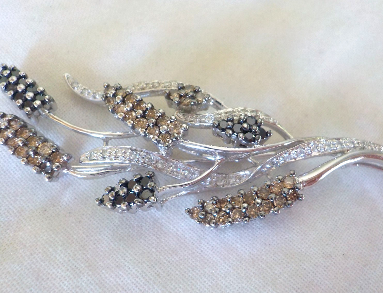 Estate 14K White Gold Bouquet Cluster Diamond Brooch -10.8 gms, 2.65 in, 1.52 ct