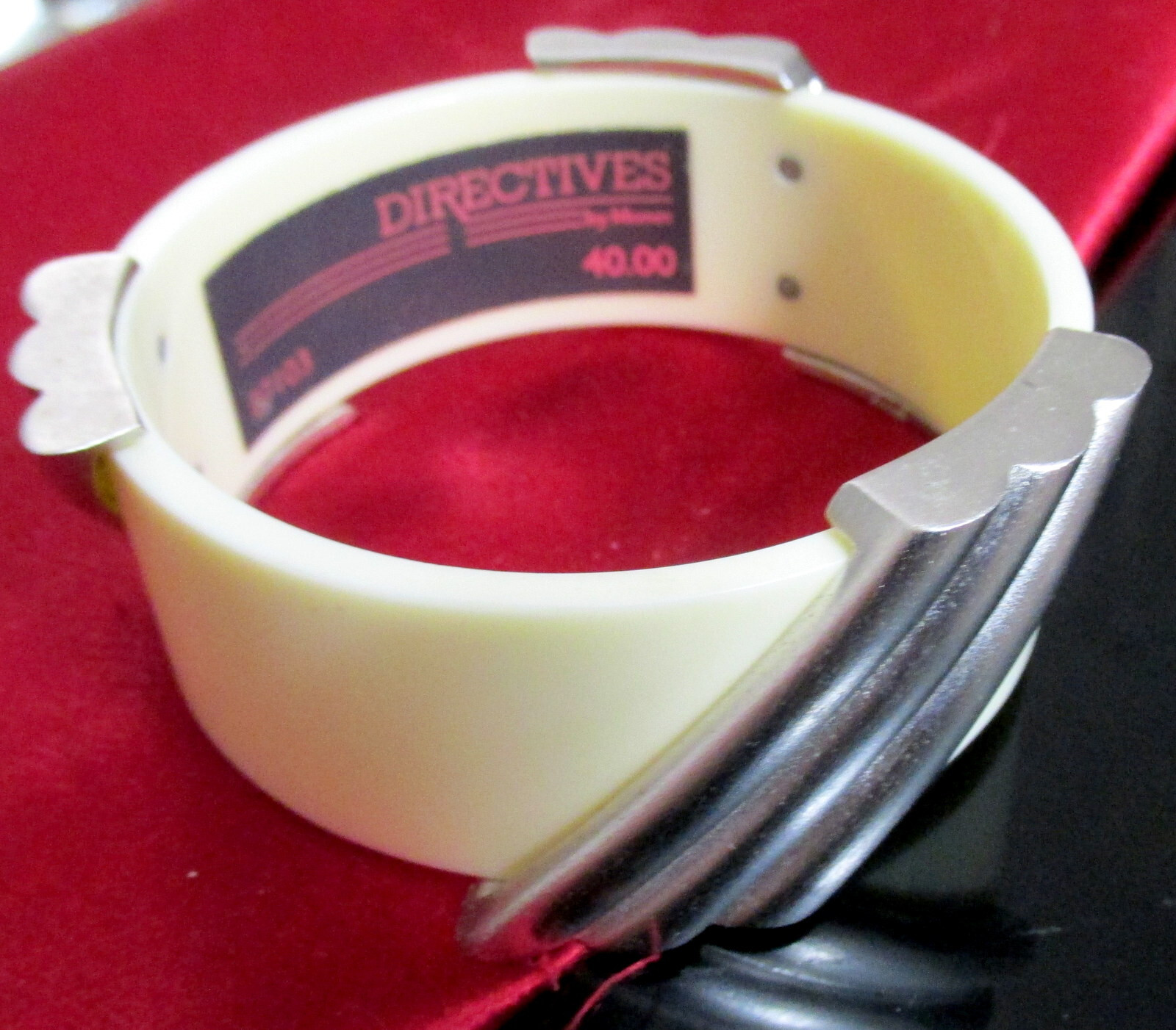 VTG RUNWAY MONET OFF WHITE LUCITE SILVER DECO MODERNIST BRACELET ‘DIRECTIVES’