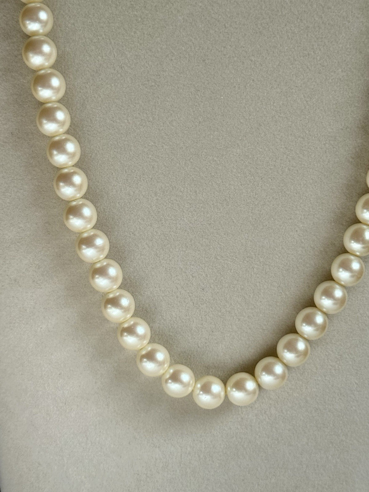 Vintage 1950s Simulated Pearl Necklace Glass Pearls Gold Hook Clasp Mid Century