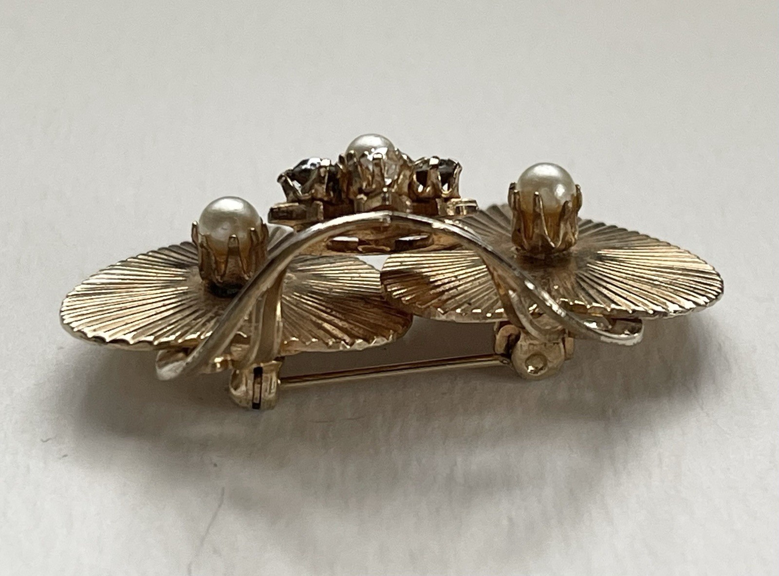 Vintage Double Heart And Flower Gold Tone Faux Pearl Brooch Pin