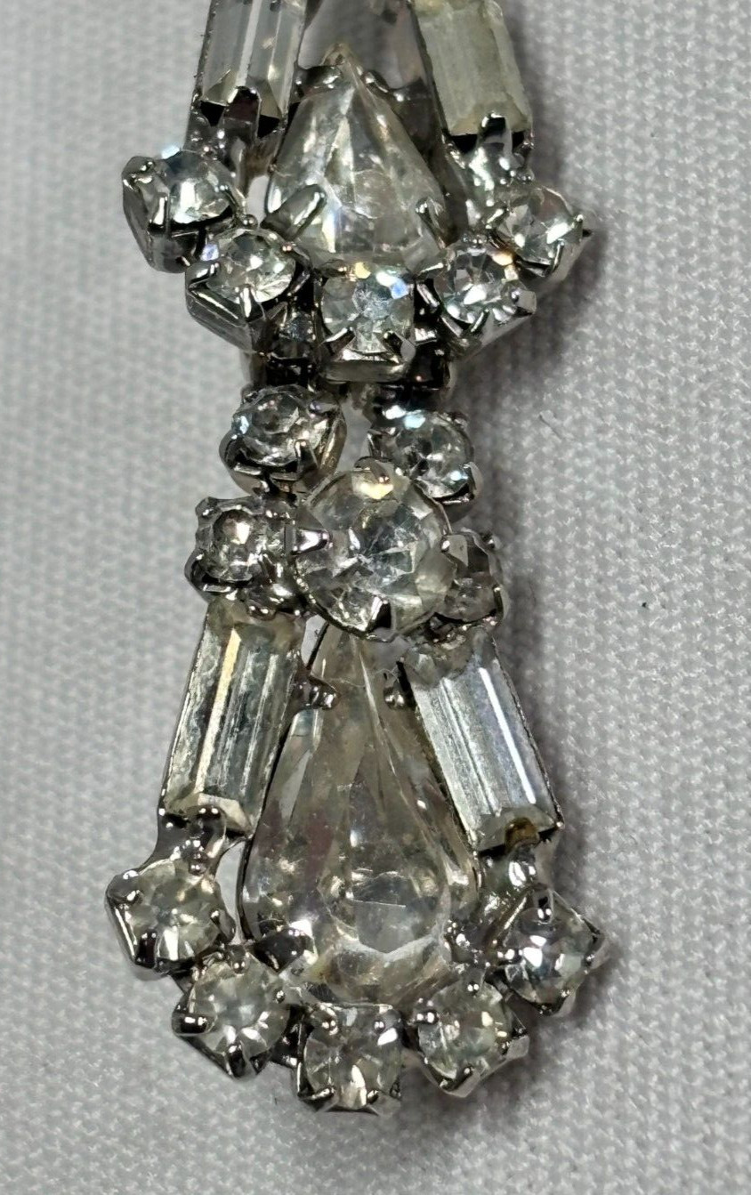 Vintage multi clear Rhinestones 3″ Dangling Clip Earrings – No missing Stones