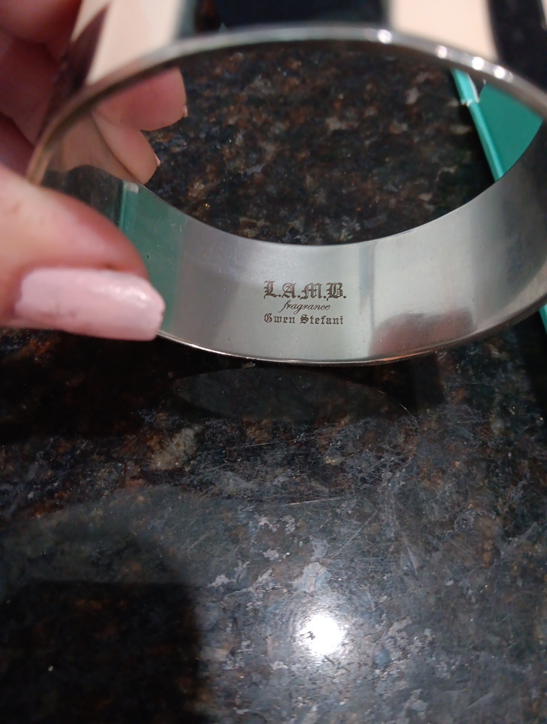 L.A.M.B. GWEN STEFANI SIGNED ABSTRACT B&W ENAMEL 1″ W BANGLE BRACELET #1925A