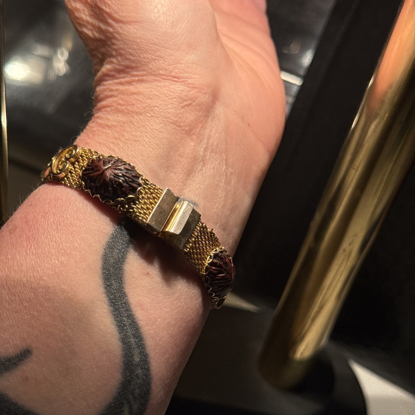 VTG Gold Toned Mesh bracelet 7”