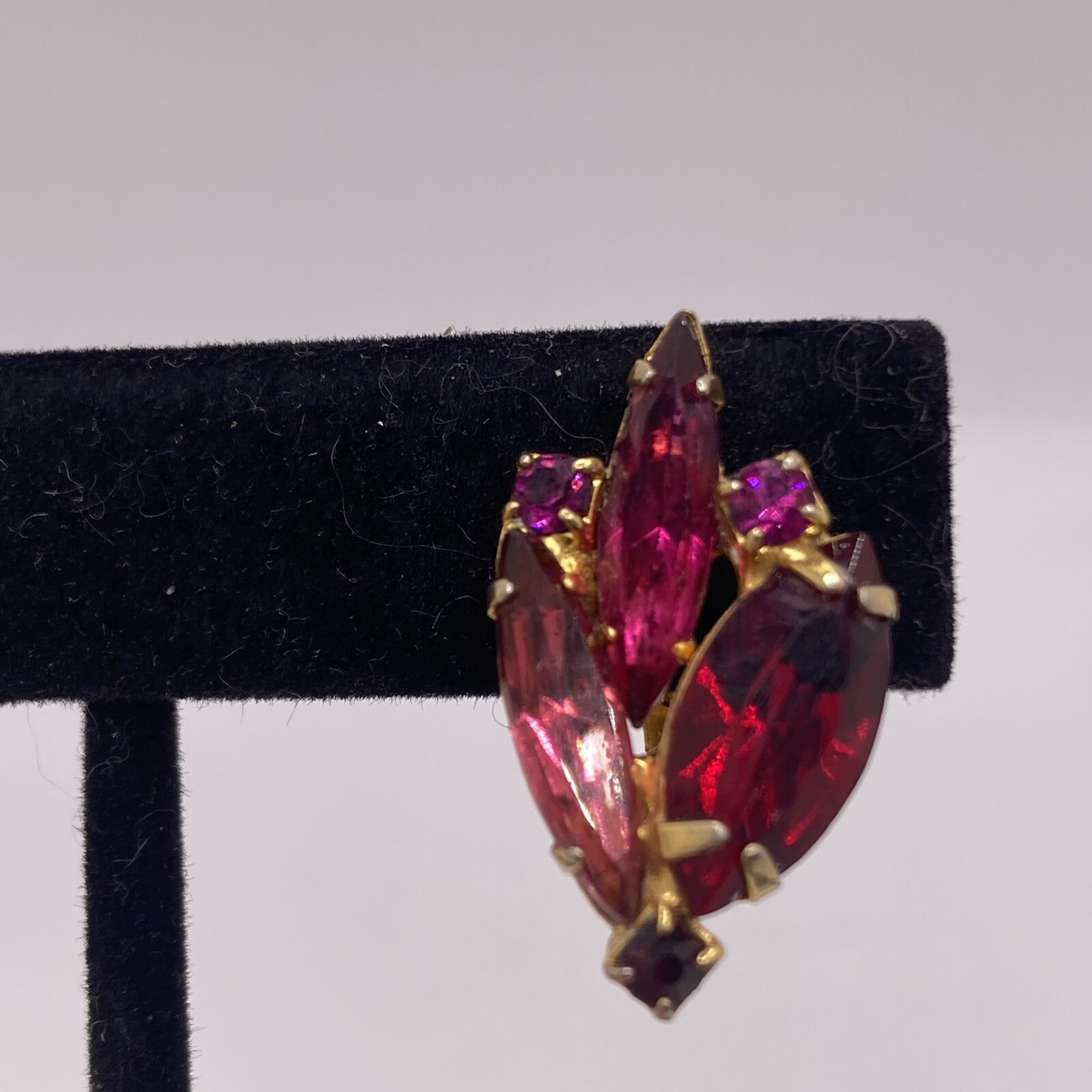 VTG Fuchsia Pink Red Glass Rhinestone Gold Tone Clip Earrings
