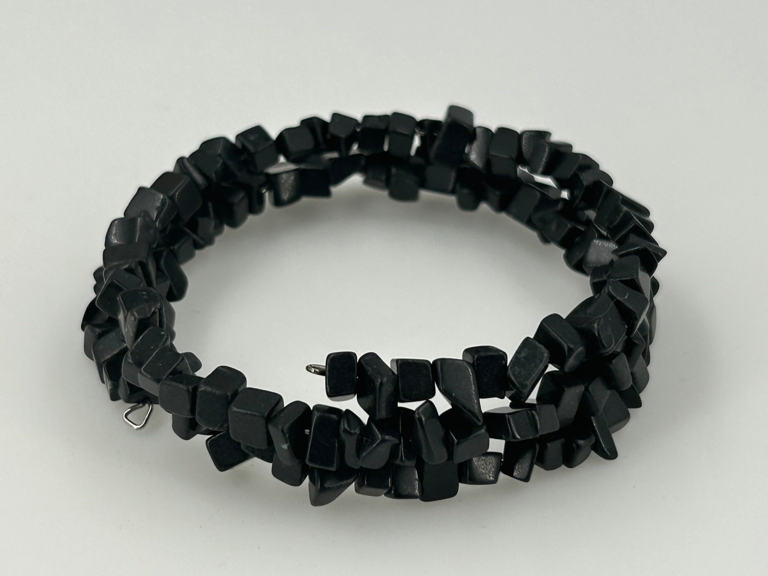 Vintage Black Stone Chip Coil Wrap Stretch Bracelet Multi-Strand