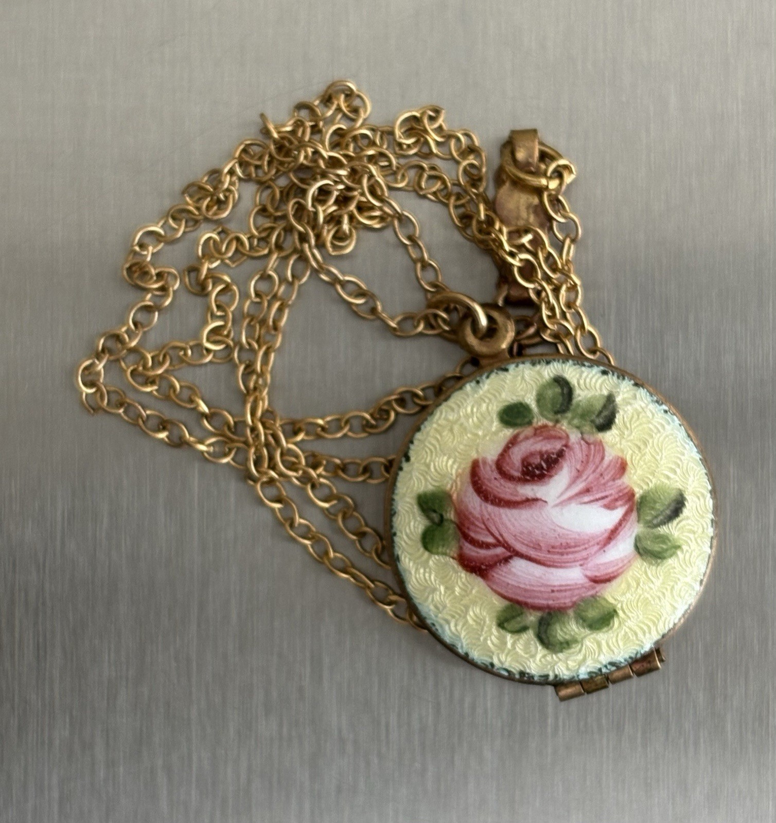 GOLD FILLED FRENCH ENAMEL ROUND LOCKET ROSE 18” NECKLACE 6.10 GRAMS VINTAGE