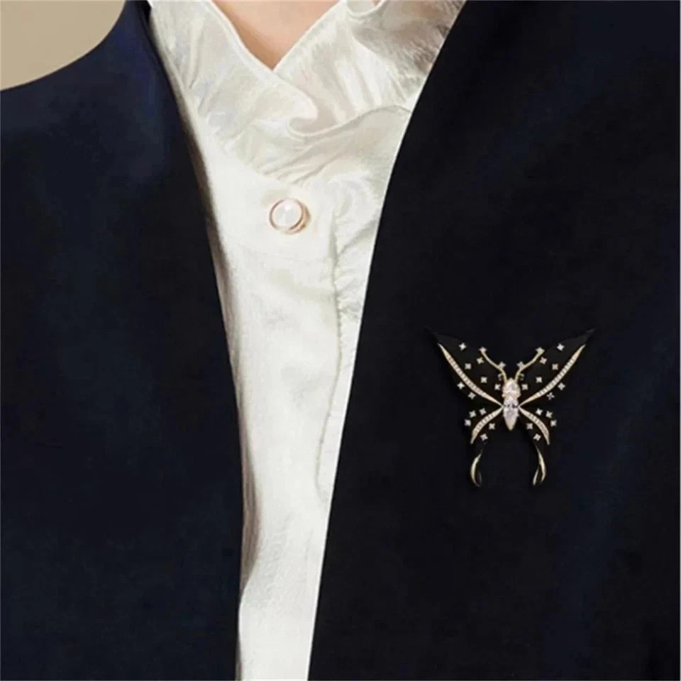 Vintage Black Enamel Butterfly Brooch Gold Tone Crystal Rhinestone Pin**