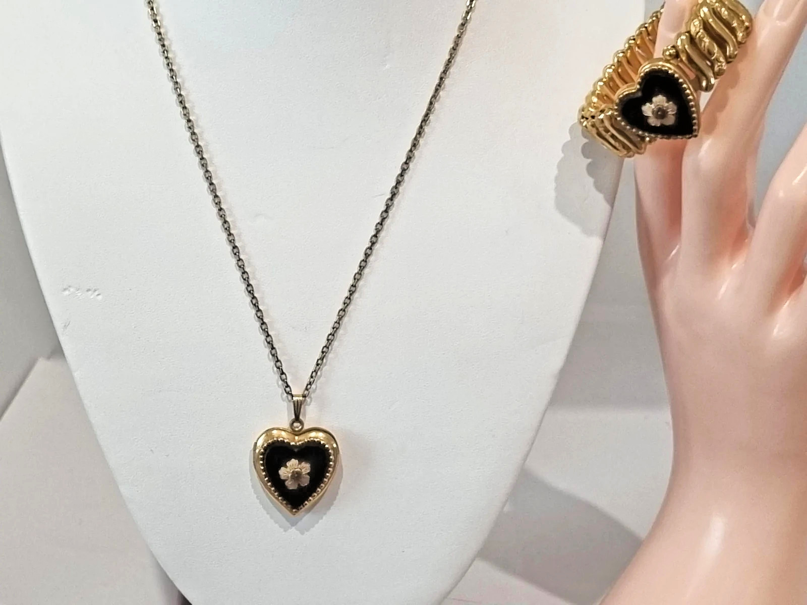 Vintage 12k Gold Fill Onyx Heart Expansion Bracelet Locket Set USA made Video