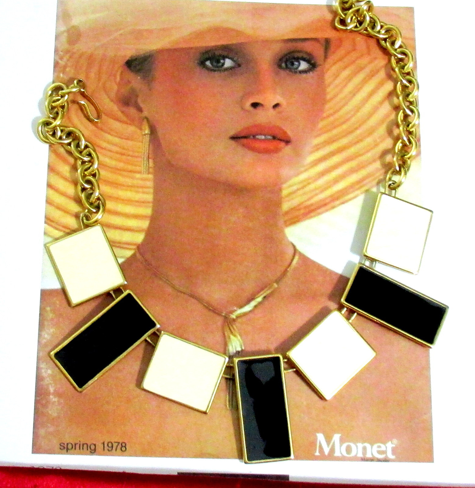 VTG DECO RUNWAY MONET OFF-WHITE/ BLACK ENAMEL MODERNIST BIB NECKLACE GEOMETRIC