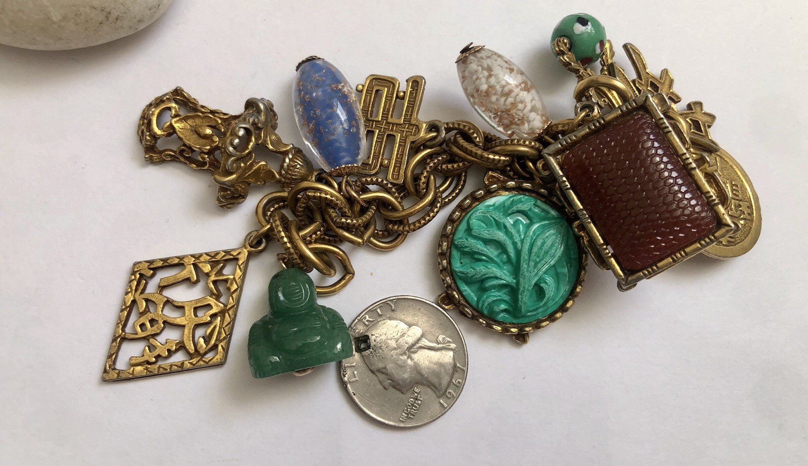 VTG Gold Tone Bracelet W/ Charms, Asian Theme To It.Beautiful And Colourful