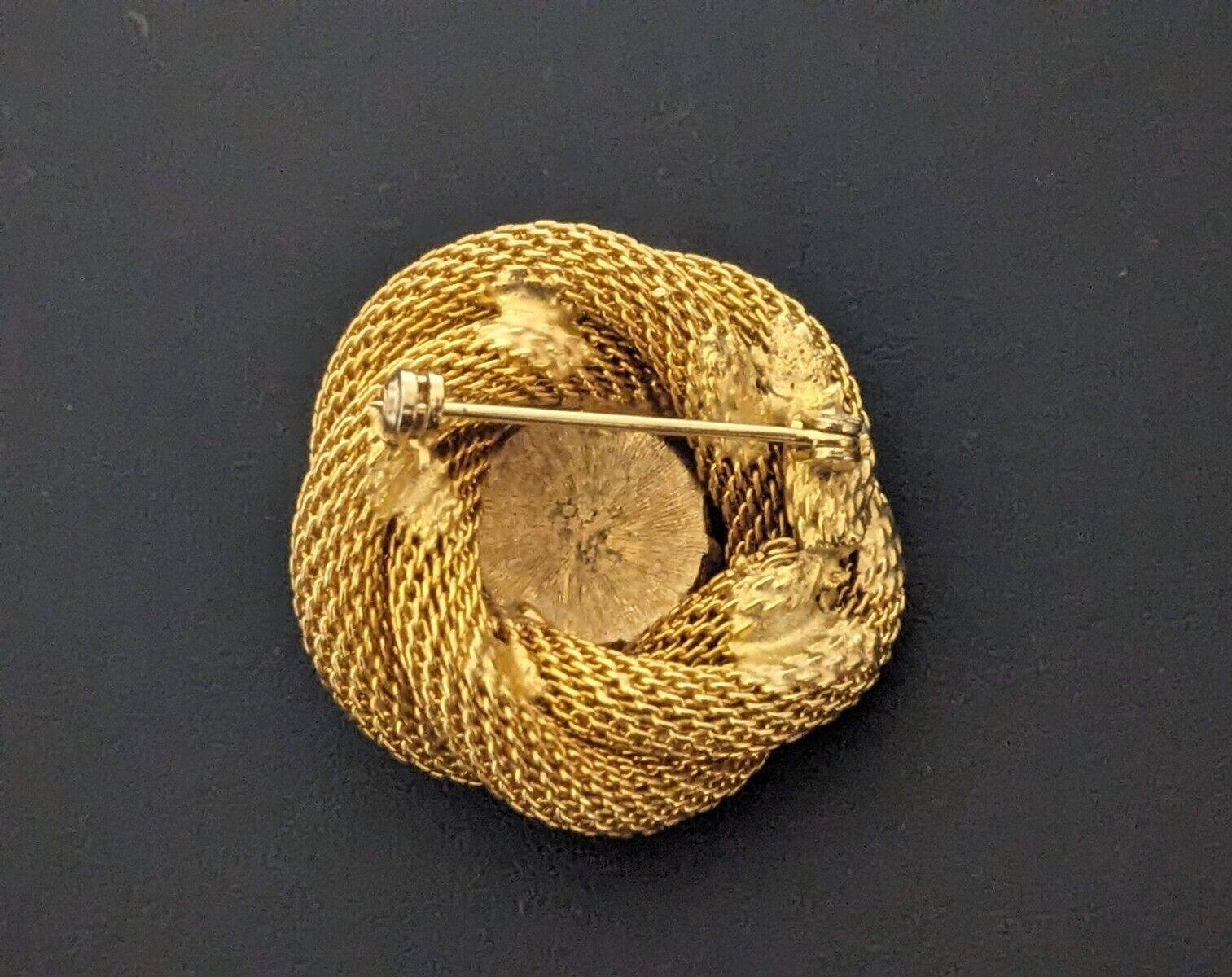 Vintage Gold Tone Mesh Brooch Pin Faux Pearls Round Wreath Bird Nest 1 1/4 in