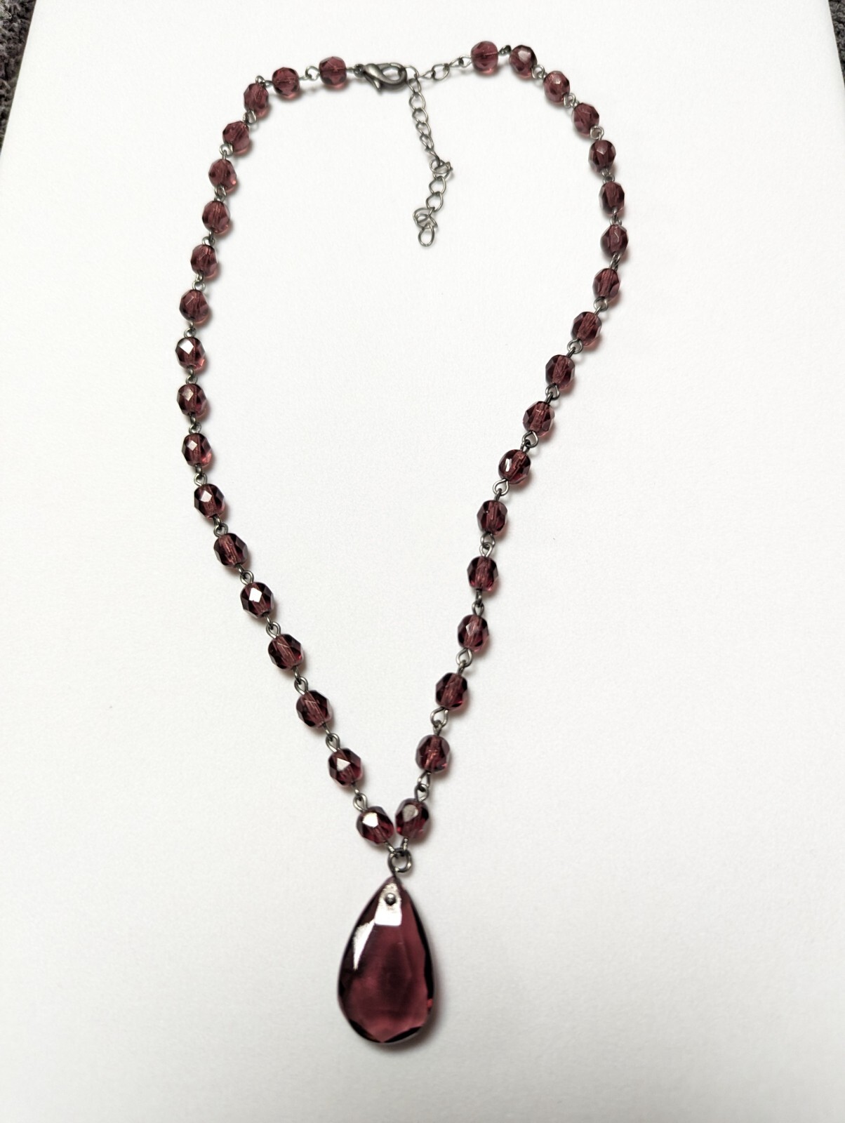Vintage Maroon Beaded Necklace 16″ Black Metal