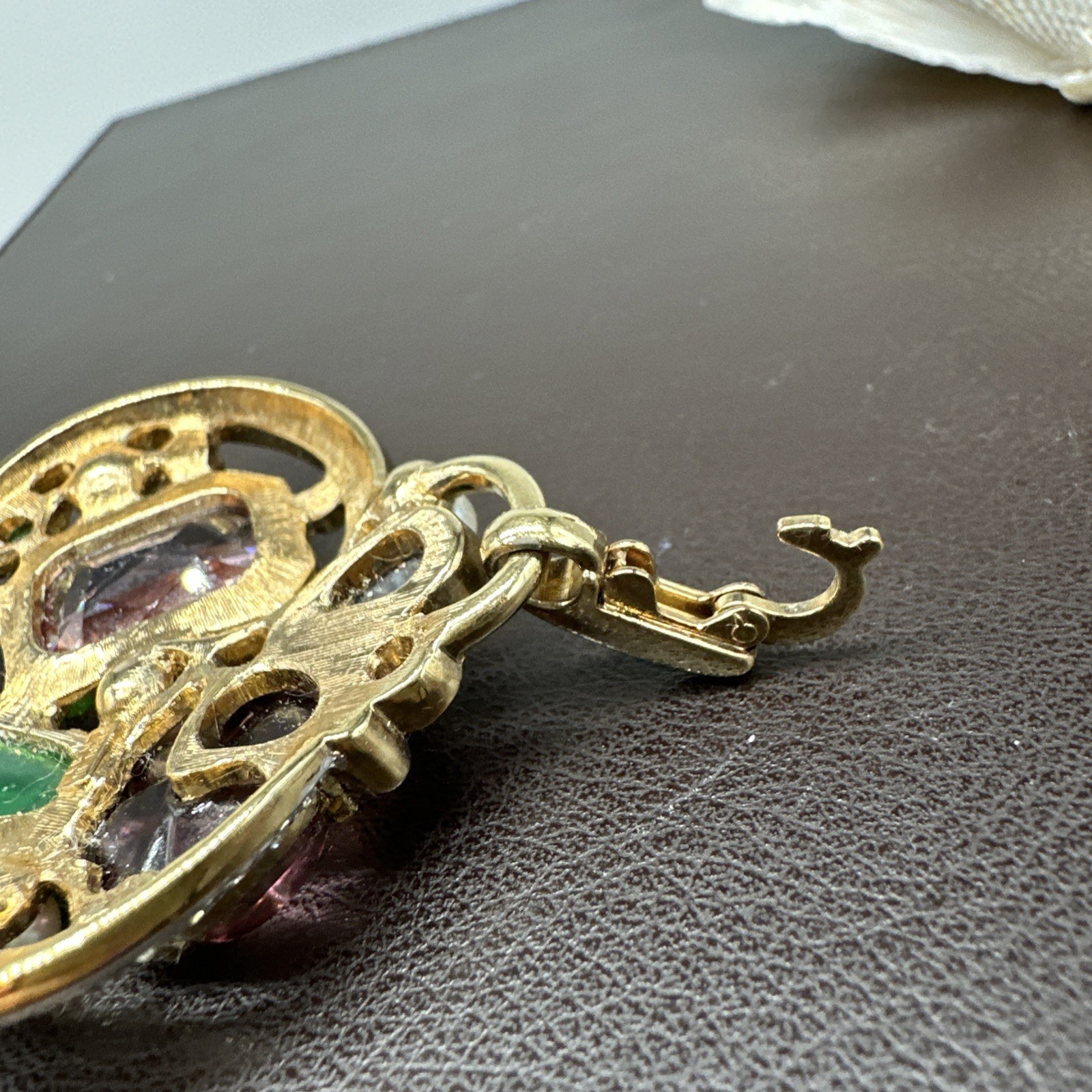 Stunning Vintage Unsigned Designer Molded Art Glass Crystal Pendant Enhancer