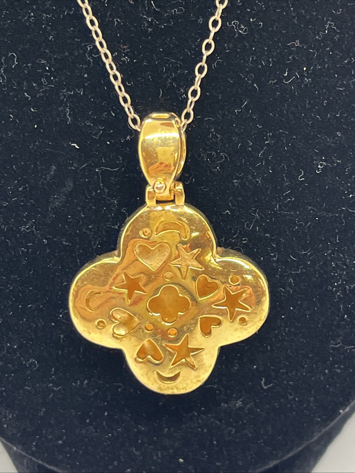 Ivory Enamel And Gold Tone Clover Pendant Enhancer With 18 Inch Chain