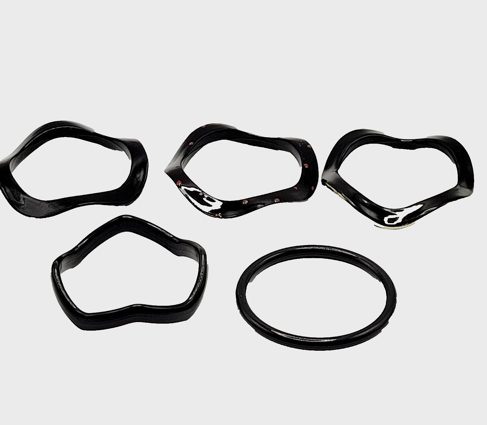 5 Black Color Different Shape Size Bangle Bracelet Retro Style Vintage 1980s