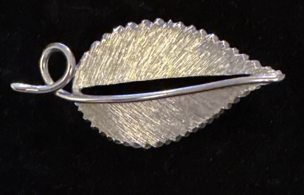 Vintage Silver Tone Leaf Brooch Pin Brushed Textured Swirl Stem 3” Nature
