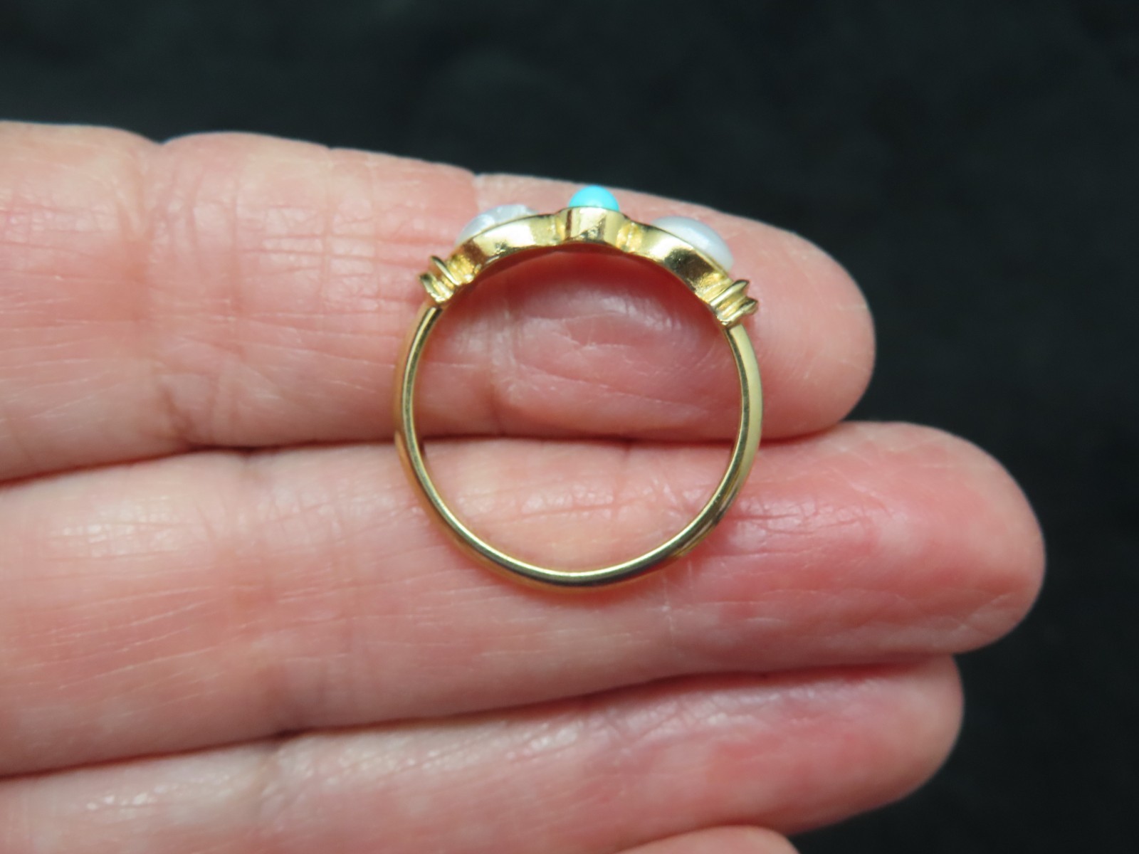 Vintage 1970’s AVON Faux Pearl Ring SZ 8