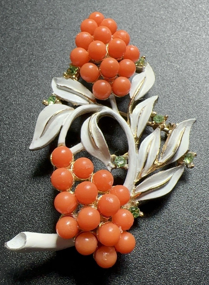 Vtg Faux Coral Grape Flower Cluster Green Rhinestone Enamel Gold Brooch 2.5”!!