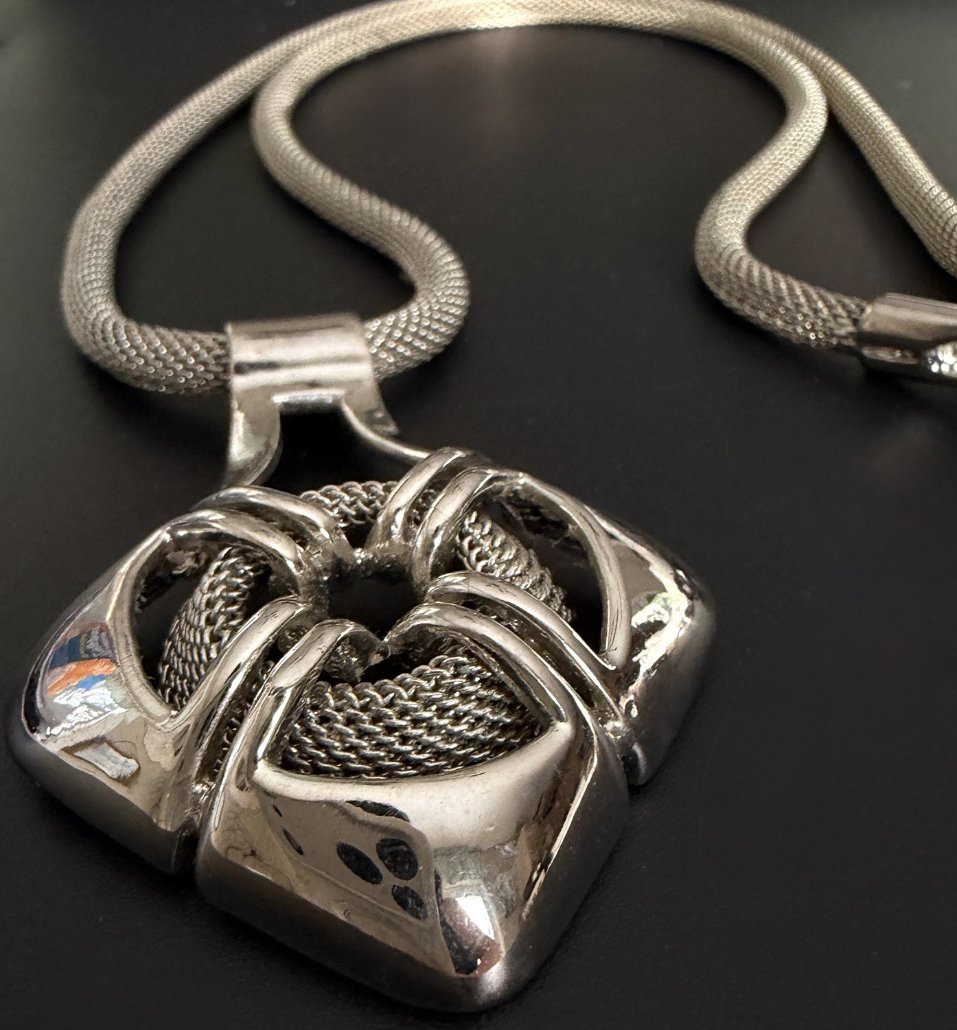 Vtg 1970s Lawrence Vrba for Castlecliff Brutalist Diamond Mesh Pendant Necklace