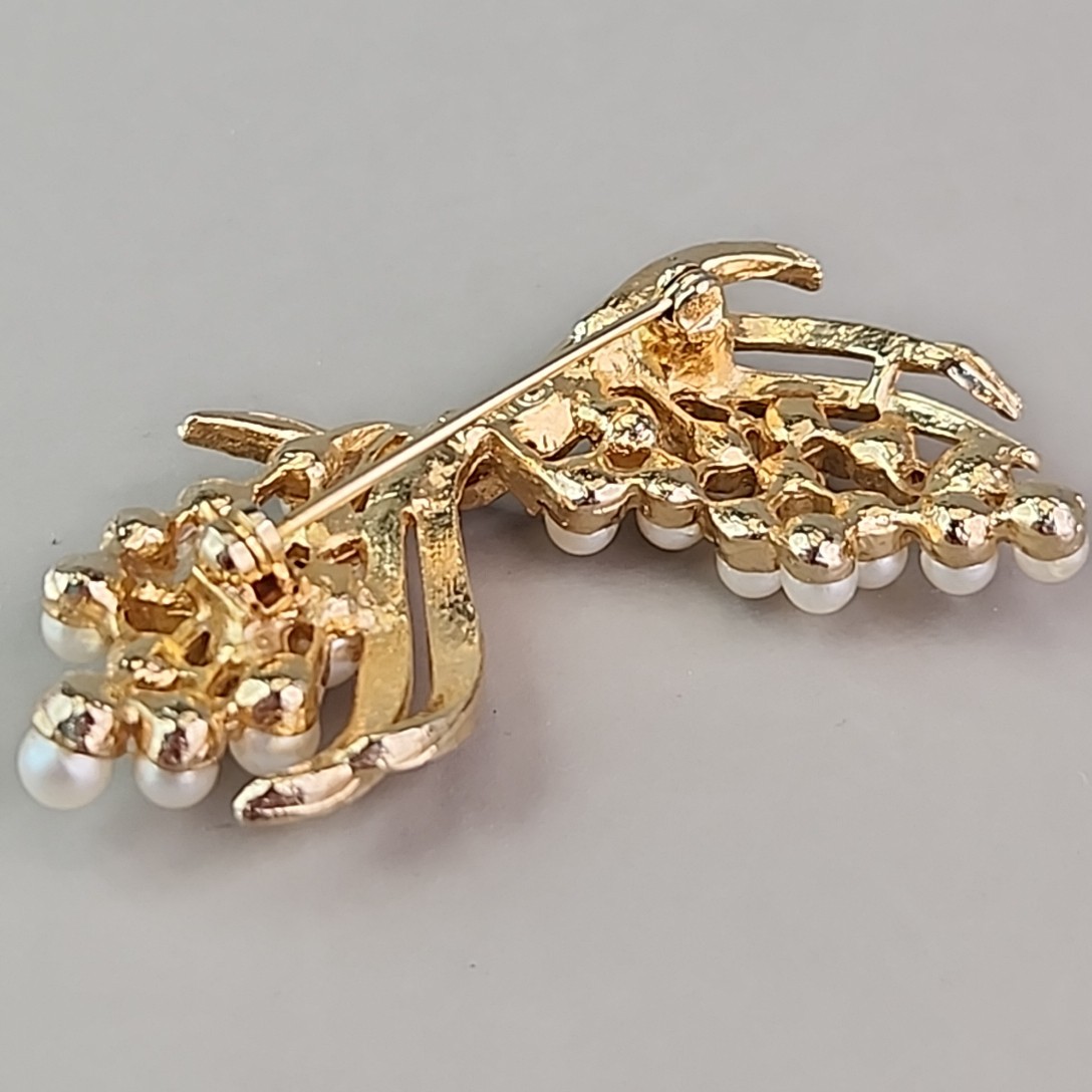 Vintage Arthur Pepper Brooch Imitation Pearls Brushed Gold Tone Ribbons Art 2″