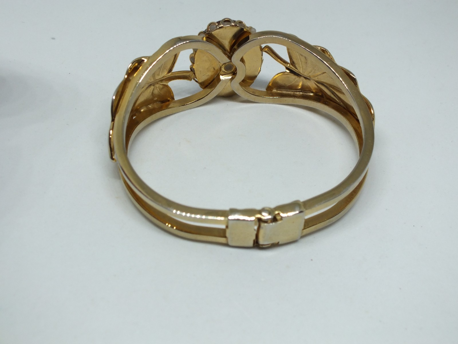Beautiful Clamp Bracelet Gold Tone Wood Look Cab 1″ Wide x 2 1/4 Across ID
