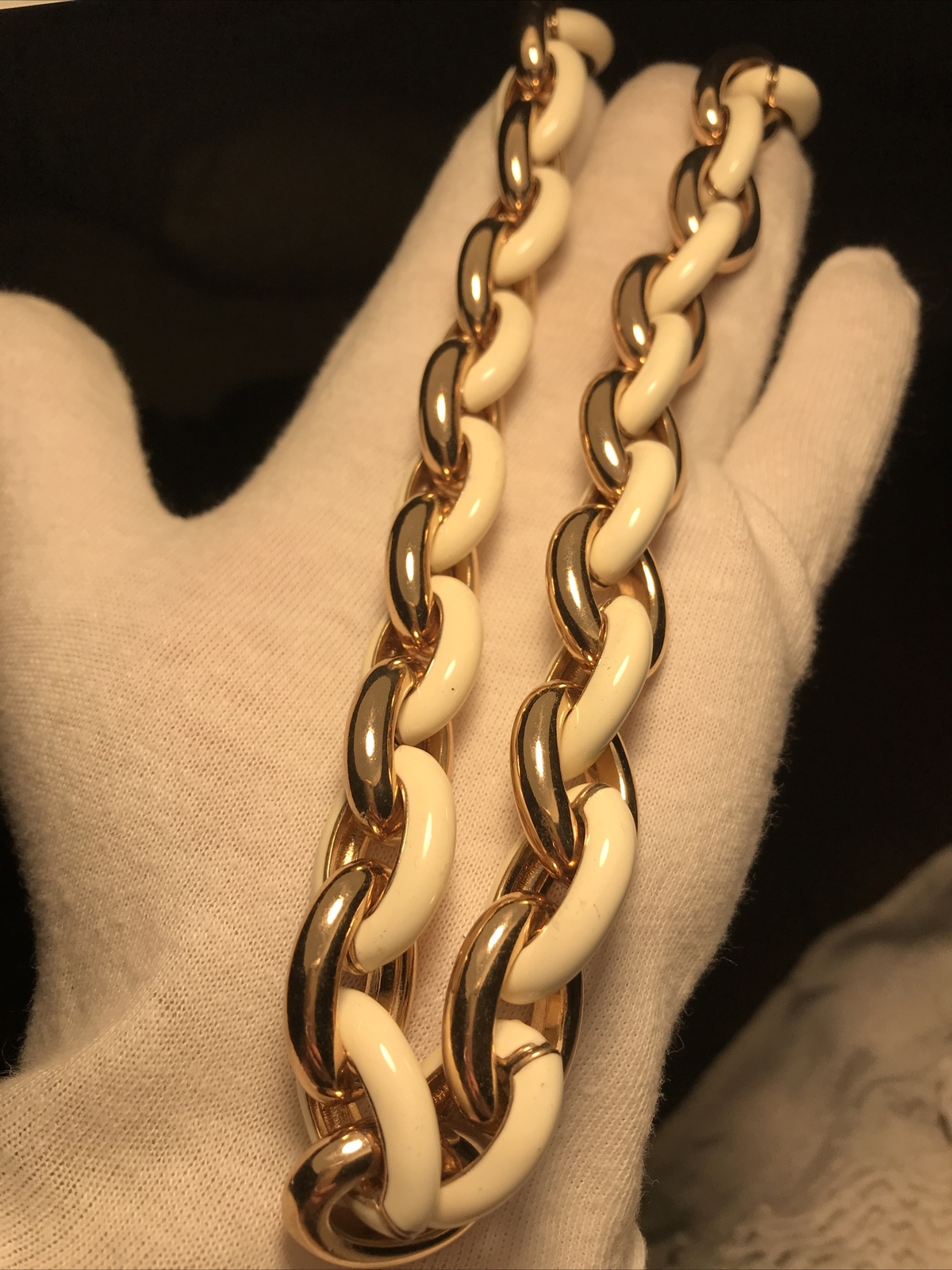 Signed COLDWATER CREEK VTG Style Gold Tone Chain Cream Enamel Necklace 18-21”