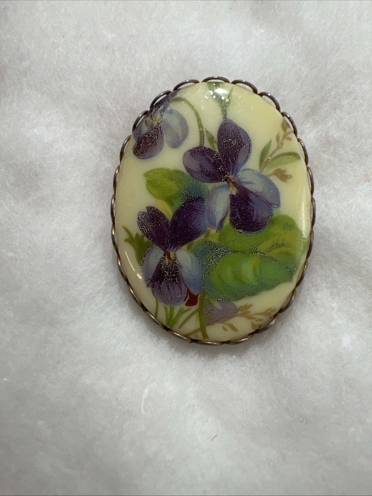 VTG Victoria Gold Tone Purple Blue Violet Flower Porcelain Cameo Style Brooch