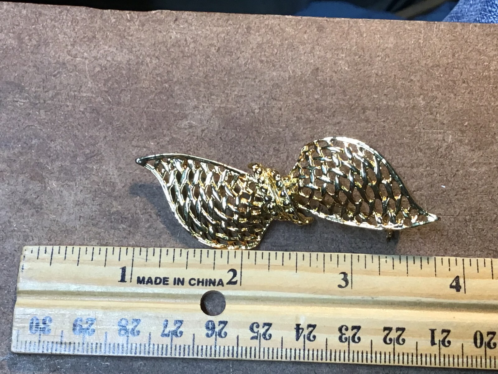 Vintage Gold Toned Ribbon Pin, Brooch Approximately 2-3/4″