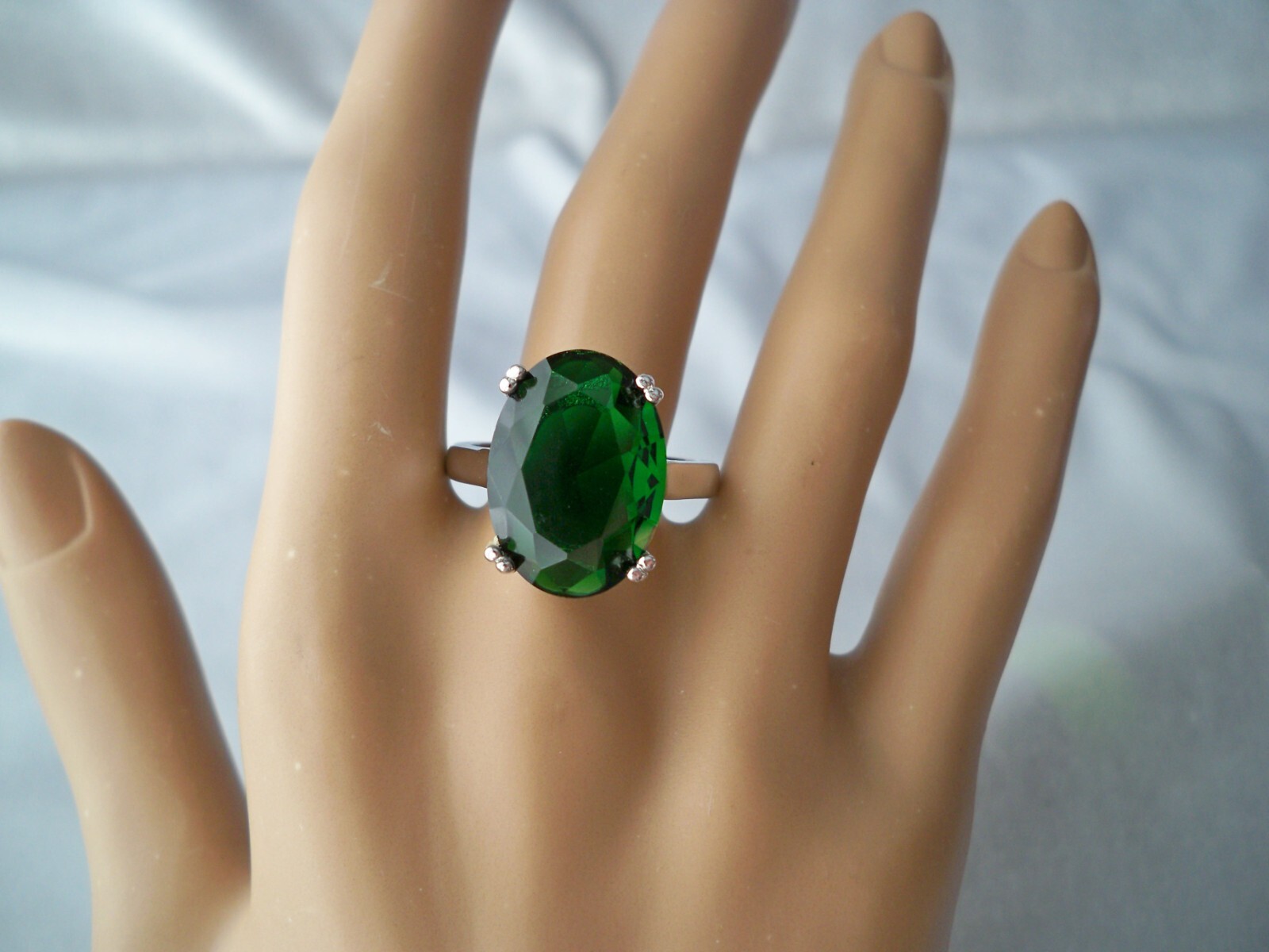925 Sterling Silver 15ct Emerald Green Oval Cubic Zirconia Ring Size 10