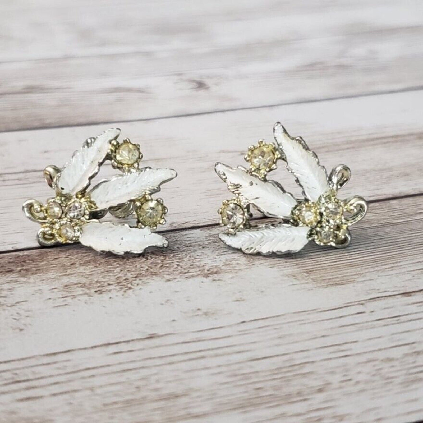 Vintage Screw On Earrings – Unusual Off White Leaves with Light Yellow Gems