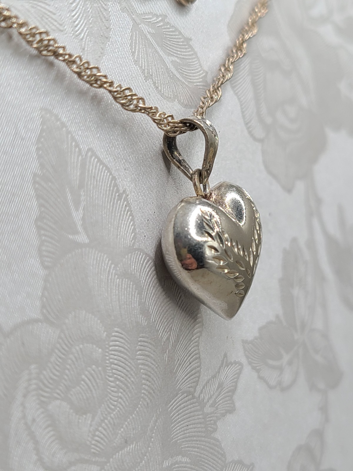 Vtg 925 Sterling Silver Diamond Cut Puff Heart Pendant Twist Chain 18” Necklace